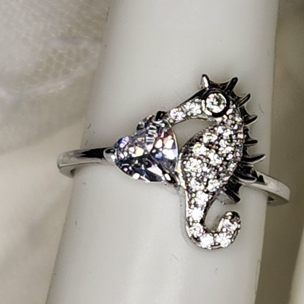 Sz.6 Seahorse S925 Ring w Heart